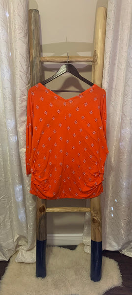 Maternity long sleeve with V-neck