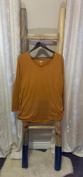 Maternity long sleeve with v-neck